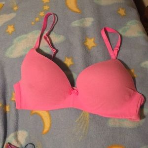 Victoria’s Secret no wire 38b bra